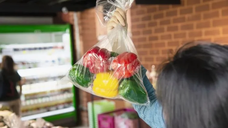 Harga Plastik Naik, Ini yang Bisa Dilakukan Masyarakat