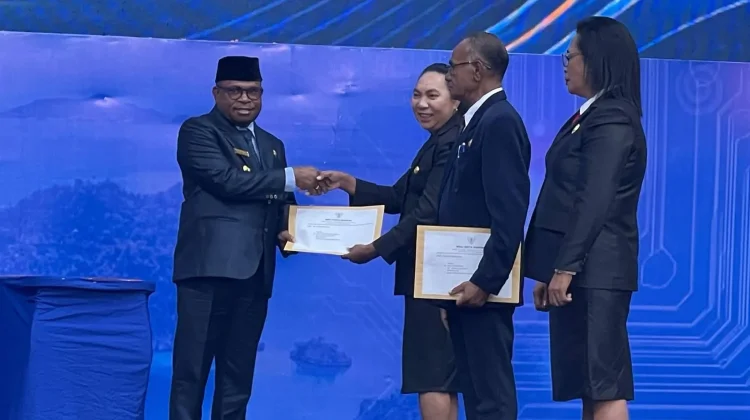 Lantik 3 Pejabat, Wali Kota Sorong Tegaskan Integritas dan Profesionalisme