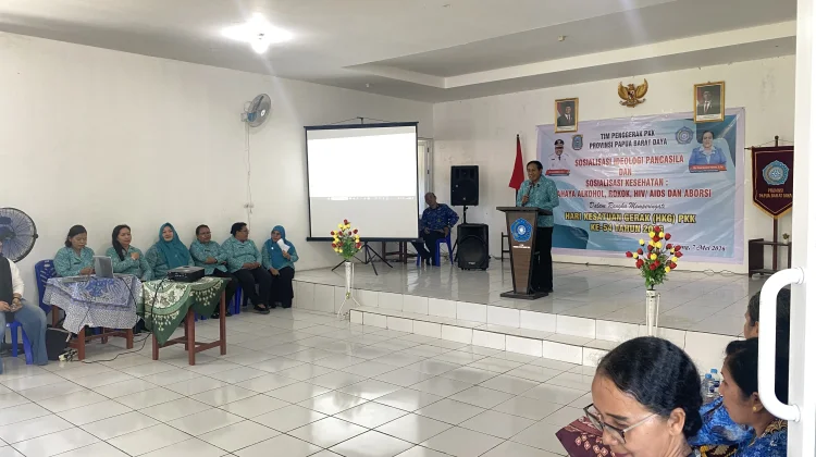 Ketua TP PKK PBD Dorong Pelajar SMP N 8 Dum Terapkan Nilai-Nilai Pancasila