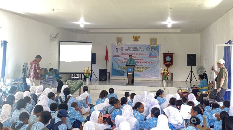 TP PKK PBD Edukasi Pelajar SMP N 8 Dum tentang Bahaya Rokok, Alkohol dan HIV/AIDS