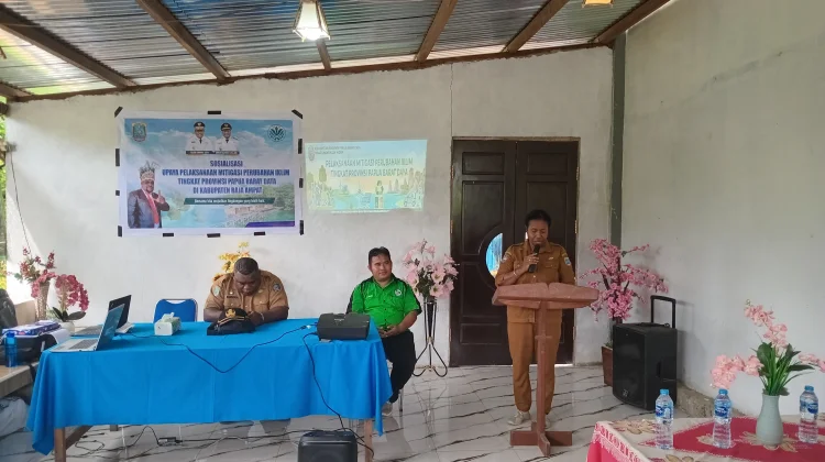DLH Papua Barat Daya Sosialisasi Mitigasi Perubahan Iklim di Raja Ampat