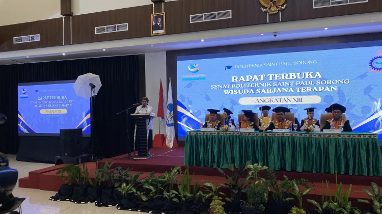 Wisuda Poltek Saint Paul Sorong, Pemprov Dorong Lulusan Adaptif dan Berkarakter