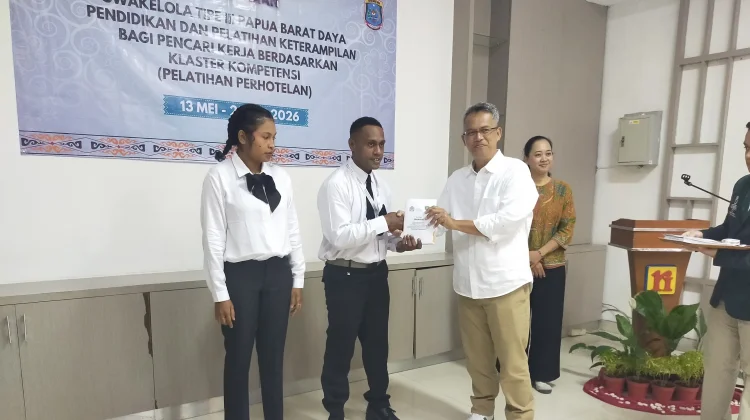 Pemprov Papua Barat Daya Bekali 16 OAP Pelatihan Perhotelan di Yogyakarta