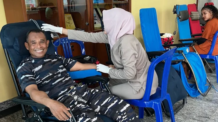 HUT ke-12 UT Sorong Hadirkan Donor Darah hingga Pemeriksaan Kesehatan Gratis