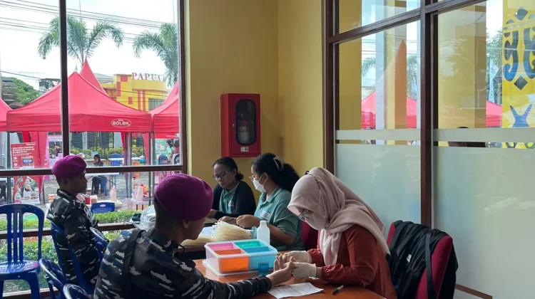 HUT ke-12 UT Sorong Hadirkan Donor Darah hingga Pemeriksaan Kesehatan Gratis