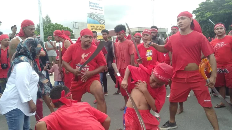 Yakop Kareth Ajak Warga Maluku Tetap Menjaga dan Pererat Ikatan Persaudaraan