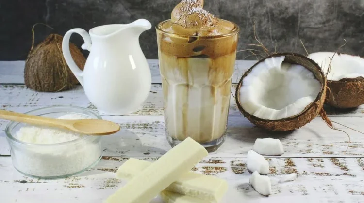 Kopi Susu Gula Aren: Favorit tapi Perlu Bijak