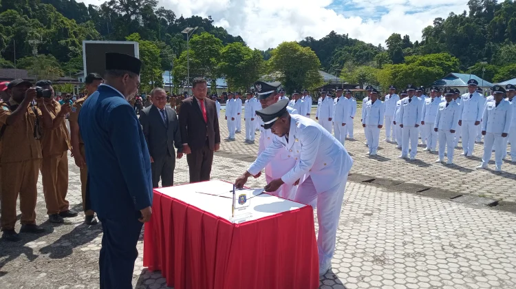 Bupati Raja Ampat Lantik dan Kukuhkan 112 Kepala Kampung