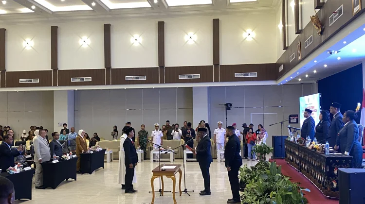 Rapat Paripurna Istimewa, Jonas Kelwulan Ditetapkan Sebagai Anggota DPRP PBD