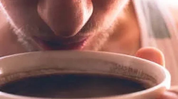 Kopi Pasar vs Pabrik: Mana Lebih Sehat untuk Dikonsumsi