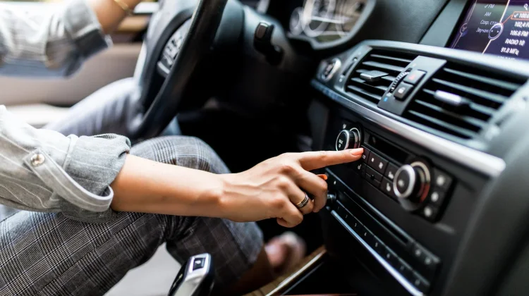 AC Mobil Menyala saat Parkir Bisa Ganggu Aki