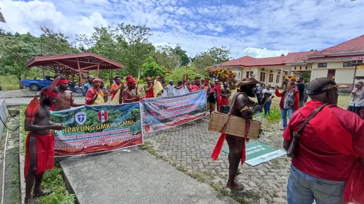 Masyarakat Adat Nasawat Sorong Selatan Tolak Tegas Pengelolaan Hutan Sosial