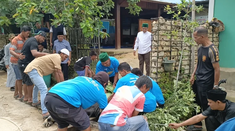 Senator DPD RI - H. Hartono Menyalurkan Sejumlah Hewan Qurban