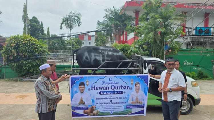 Keluarga AFU dan Partai Demokrat Serahkan Sapi Qurban ke Sejumlah Masjid