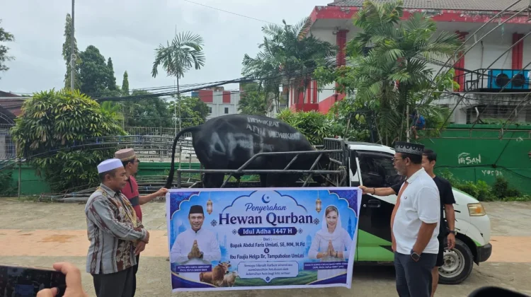 Keluarga AFU dan Partai Demokrat Serahkan Sapi Qurban ke Sejumlah Masjid