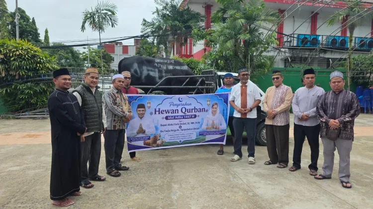 Keluarga AFU dan Partai Demokrat Serahkan Sapi Qurban ke Sejumlah Masjid