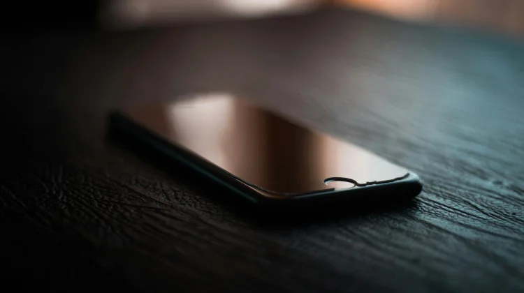 Jangan Asal Pilih, Ini 5 Tips Memilih Tempered Glass Terbaik untuk Lindungi Layar HP