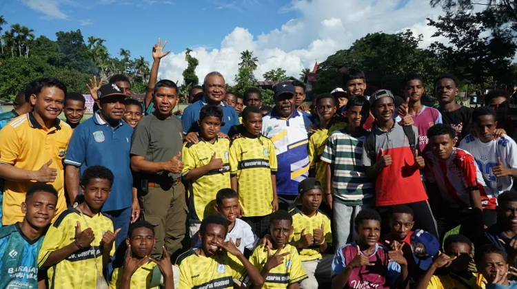 Polda PBD Dukung Pembinaan Anak Papua Melalui Turnamen Sepak Bola Trophy KU-15