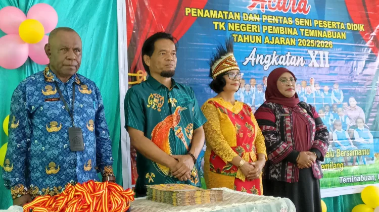 TK Negeri Pembina Teminabuan Tamatkan 43 Anak Didik