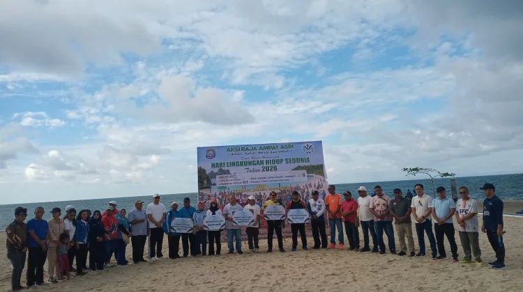 Peringatan Hari Lingkungan Hidup di Raja Ampat, Bersih Pantai hingga Edukasi