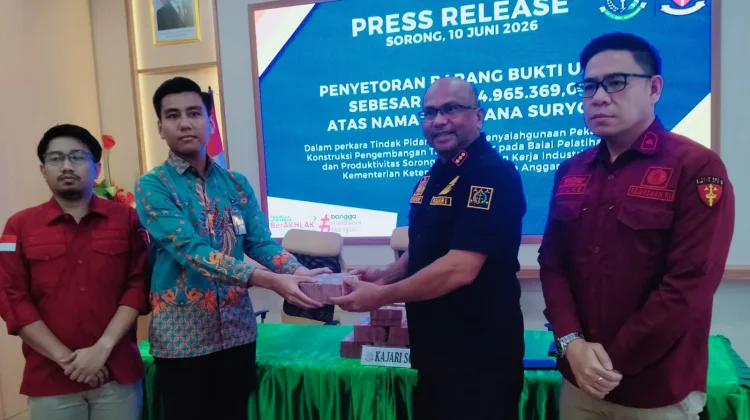 Ungkap Korupsi Talent Corner BLKI, Kejari Sorong Setor Rp.904 Juta ke Kas Negera