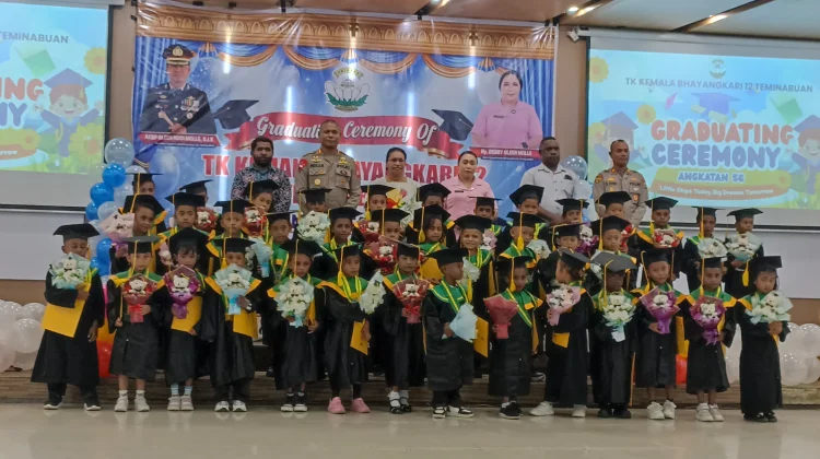 TK Kemala Bhayangkari 12 Teminabuan Tamatkan 40 Peserta Didik