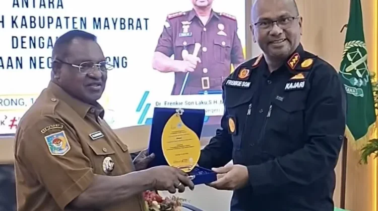 Pemkab Maybrat Jalin Kerja Sama Penanganan Hukum dengan Kejari Sorong
