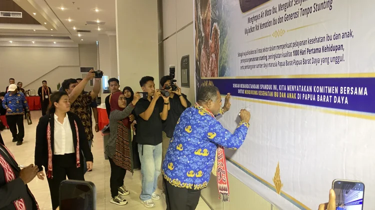 Elisa Kambu: Bidan dan Puskesmas Jadi Garda Terdepan Cegah Kematian Ibu dan Bayi