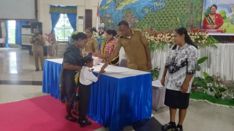 Lepas Siswa TK/PAUD, Bupati Raja Ampat Sebut Pendidikan Usia Dini Fondasi Bangun SDM