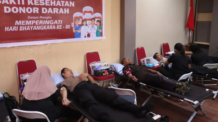 Polresta Sorong Kota Laksanakan Donor Darah dan Bantuan Sosial
