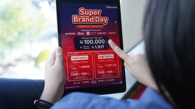 Sorong - Telkomsel bersama Erajaya resmi meluncurkan program Super Brand Day