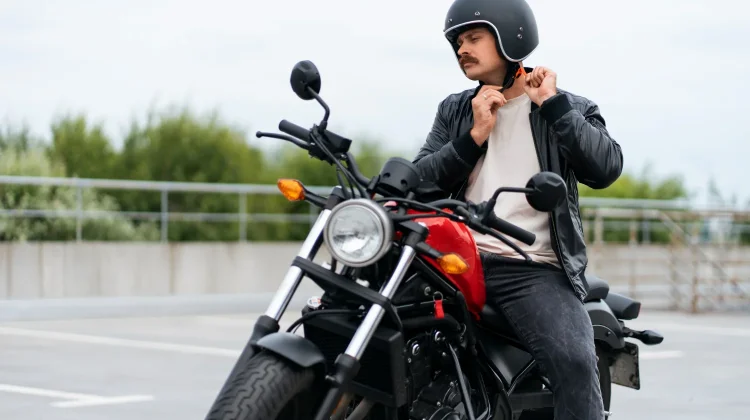 Jangan Abaikan Kondisi Helm Demi Keselamatan di Jalan