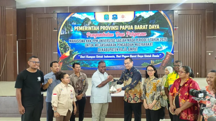 Gubernur Papua Barat Daya Sambut dan Lepas Mahasiswa KKN PPM UGM di Raja Ampat