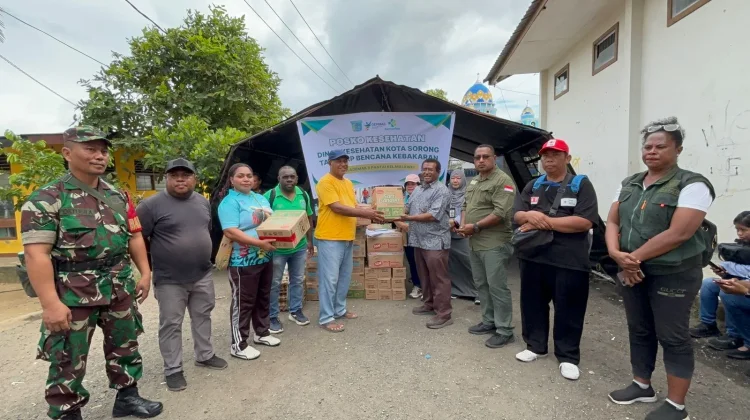 Dinas Kesehatan Papua Barat Daya Salurkan Bantuan untuk Korban Kebakaran