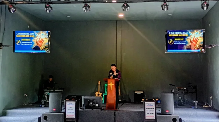 Ibadah Minggu Pagi: Pelayan Tuhan Harus Mengikut Yesus dengan Sungguh-Sungguh