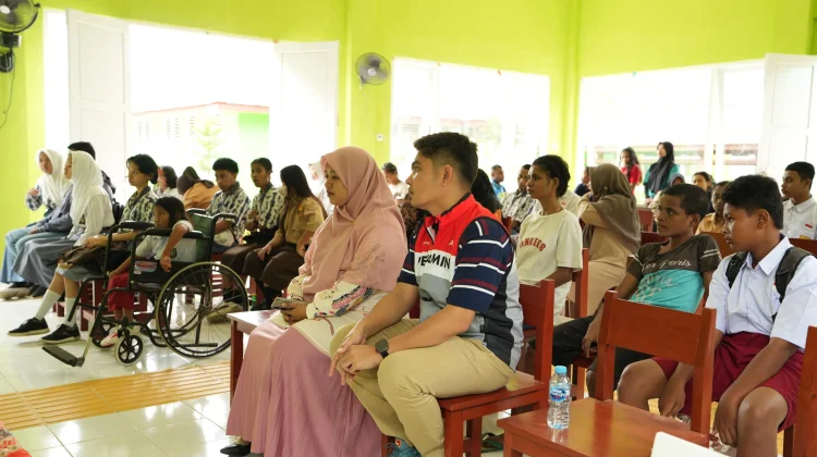Pertamina Patra Niaga Kilang Kasim Berbagi Keceriaan Bersama Murid SLB Sorong