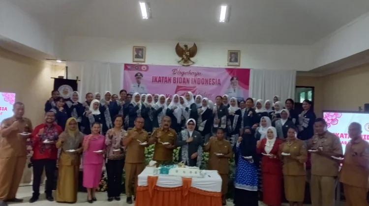 IBI Raja Ampat Peringati HUT ke-75, Dorong Bidan Berikan Pengabdian Terbaik
