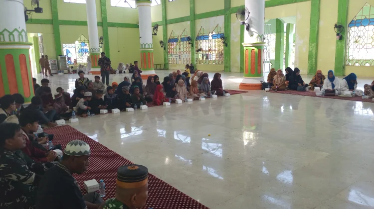 Peringati Hari Assyuro, PHBI dan Pemkab Raja Ampat Santuni 75 Anak Yatim