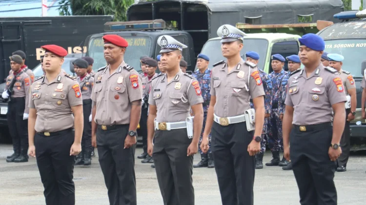 96 Orang Personel Polresta Sorong Kota Terima Kenaikan Pangkat