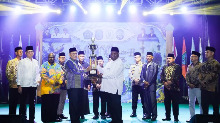 Gubernur Elisa Kambu Membuka MTQ ke-2 Tingkat Provinsi