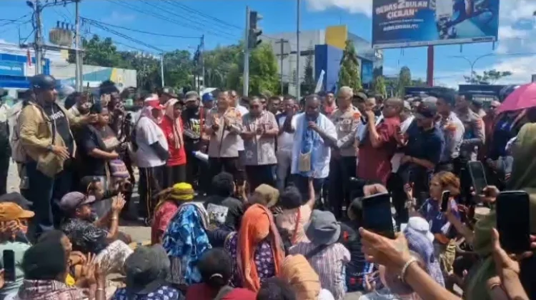 Gubernur Papua Barat Daya Datangi  Mama-Mama Papua Serap Aspirasi
