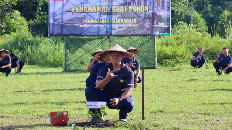 Pangkoarmada III Melaksanakan Penghijauan Markas, guna Wujudkan Lingkungan ASRI