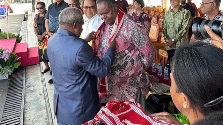 Elisa Kambu, Ajak Pemuda GKI Jadi Penggerak Papua Damai