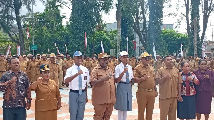 Elisa Kambu Lepas Dua Putra-Putri PBD ke Pemusatan Paskibraka Nasional
