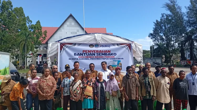 Kementerian Pangan Mulai Salurkan Bantuan Beras 10 Kg di Papua, Sorong Titik Awal