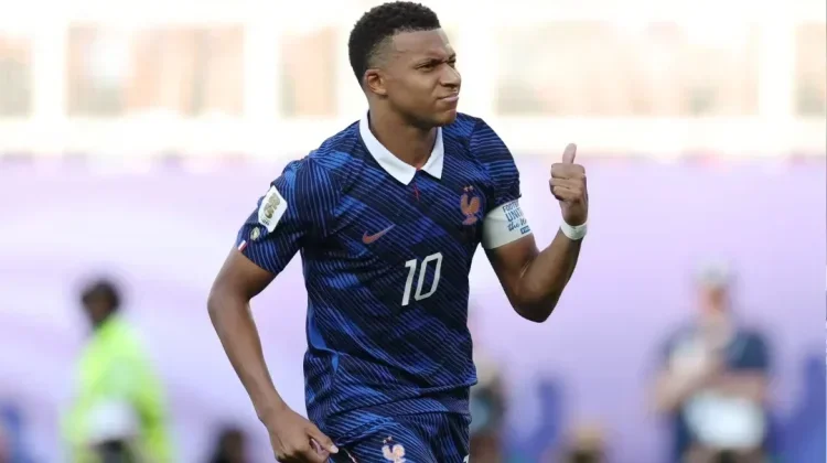 Mbappe Masih Punya Peluang Salip Messi Raih Golden Boot