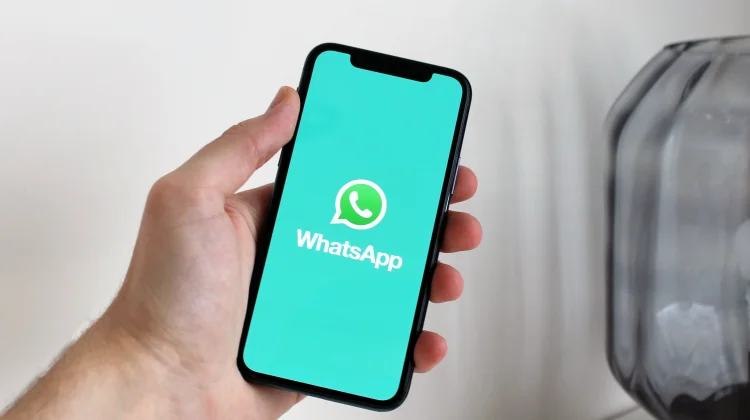 Meta Luncurkan Fitur Baru WhatsApp untuk PDF dan Apple CarPlay