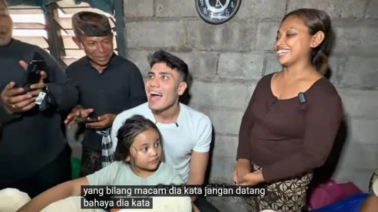 Kunjungan Aisar Khaled Hibur Seorang Anak Menangis Ayahnya yang "Viral di Sosmed"