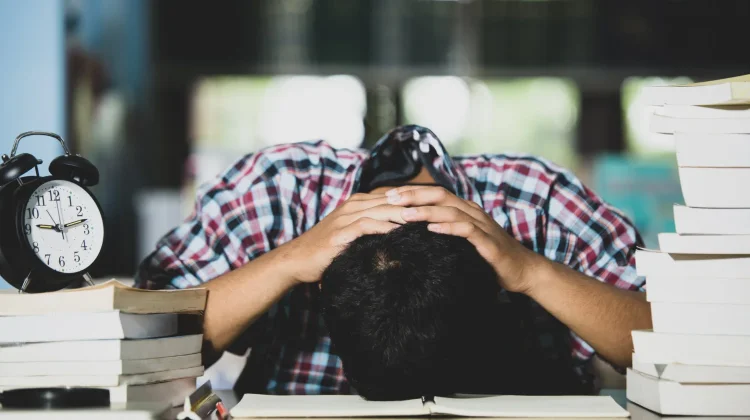 Sering Lelah saat Bekerja Waspadai Burnout sejak Dini