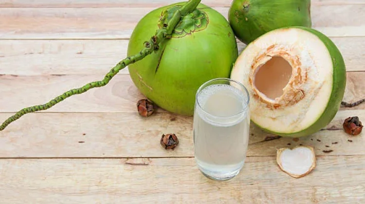 Air Kelapa Tidak Selalu Aman untuk Ginjal: Ini Penjelasannya